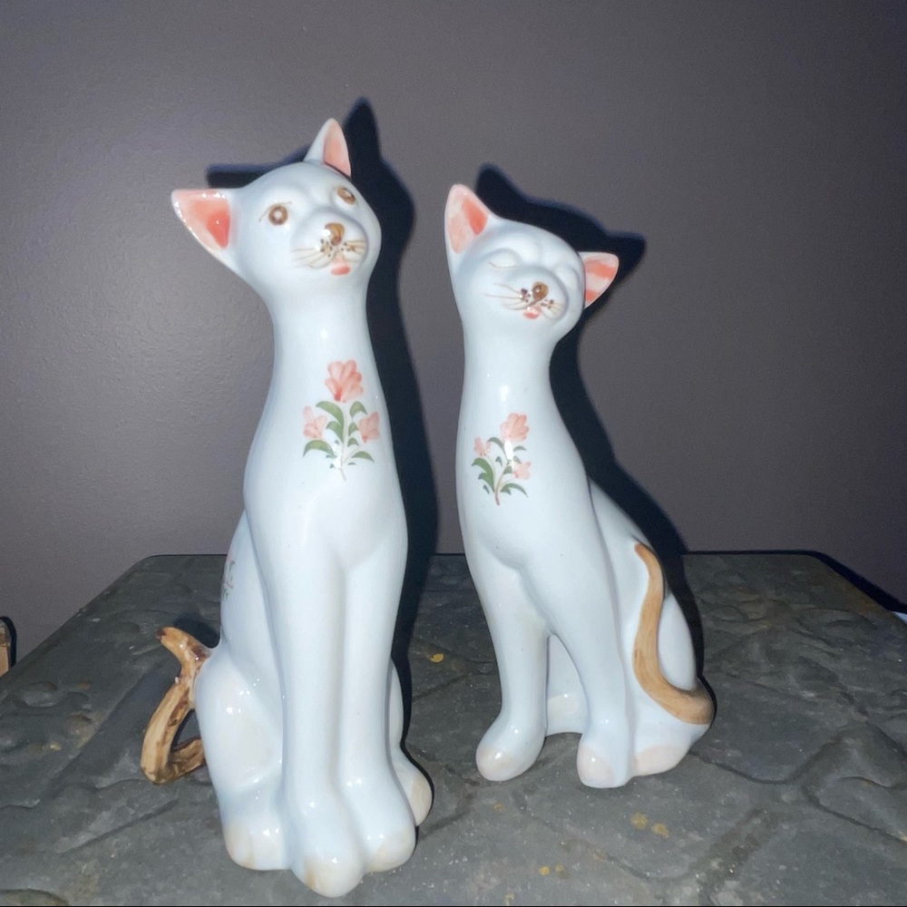 Andrea by Sadek Porcelain White With Flowers vintage